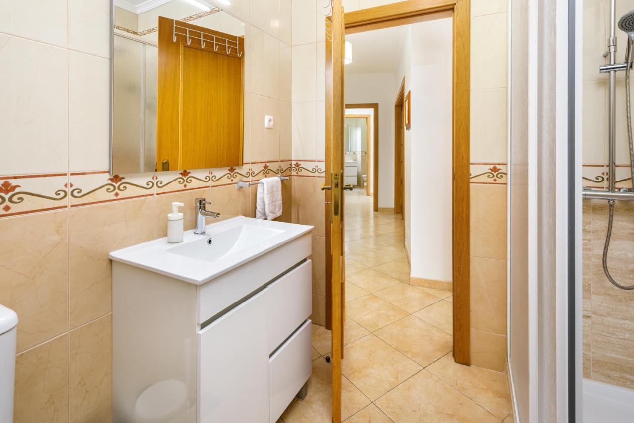 Apartamento Monarquia - T3 Quarteira Kültér fotó
